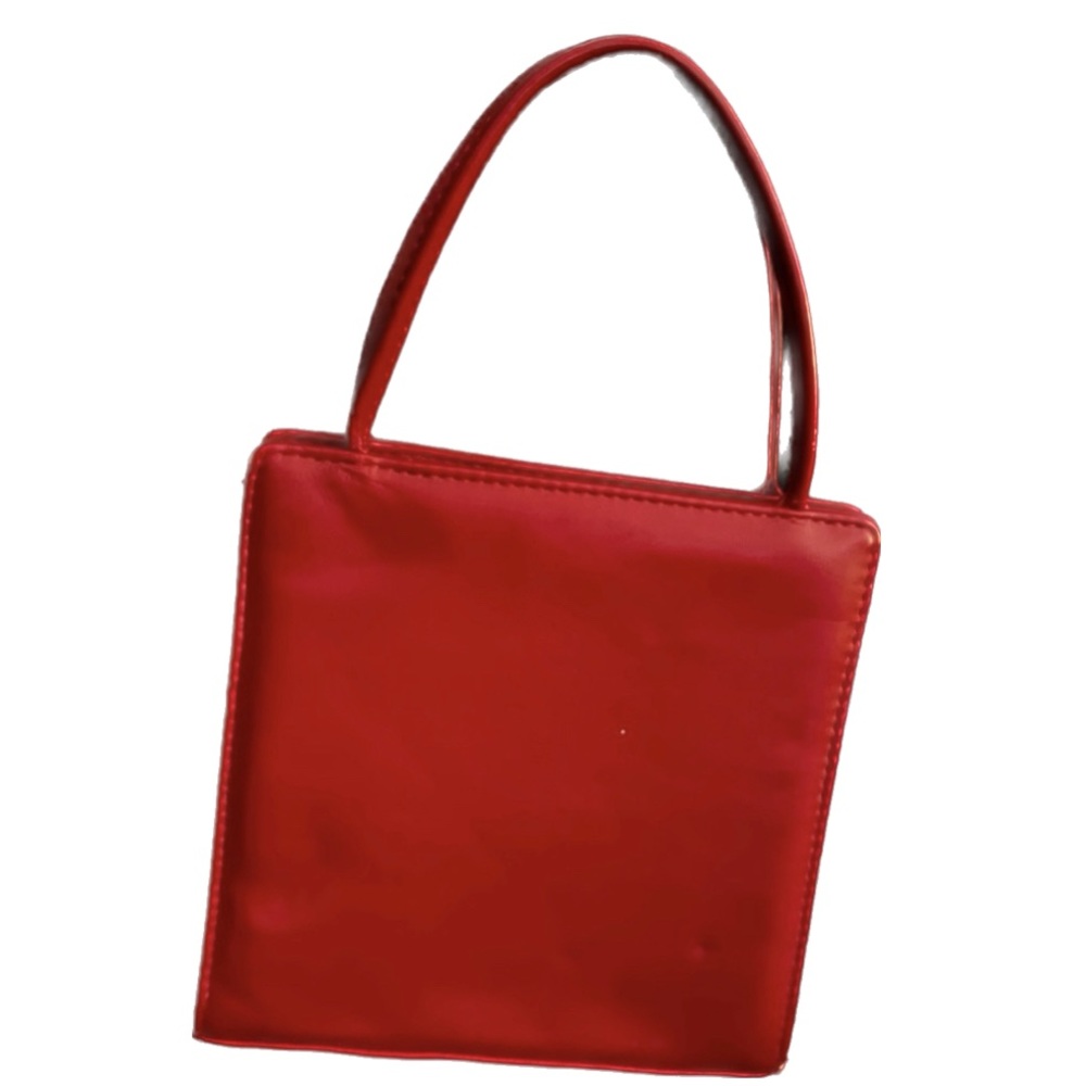 Little red bag. Fabulous & fun. 16cm x 17cm. Used. In a fabulous used condition - Picture 2 of 9